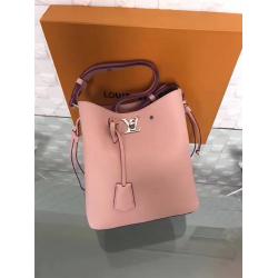 Louis Vuitton LV中文版香港官网女包全皮LOCKME BUCKET手袋水桶包粉色