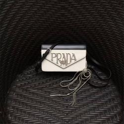 Prada/普拉达官网女包新款大金属字母LOGO拼色链条单肩包1BD101黑白