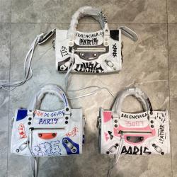 Balenciaga巴黎世家官网中文版CLASSIC MINI CITY GRAFFITI涂鸦机车包