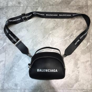 Balenciaga巴黎世家香港官网女包新款荔枝纹牛皮多功能斜跨包