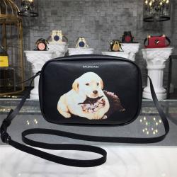 Balenciaga官网香港巴黎世家专柜女包新款猫狗涂鸦印花大号真皮相机包