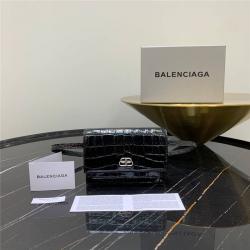 Balenciaga巴黎世家欧洲官网新款鳄鱼纹Sharp加小号绗缝BB腰包5949381