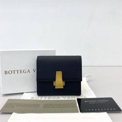 Bottega Veneta葆蝶家中国官网BV女士短款饰刻花搭扣迷你钱包576637