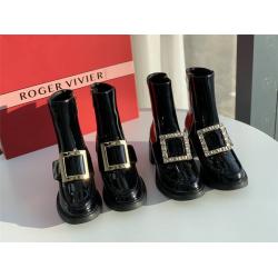 Roger Vivier RV香港官网女靴中筒Viv' Rangers 金属钻扣漆皮踝靴