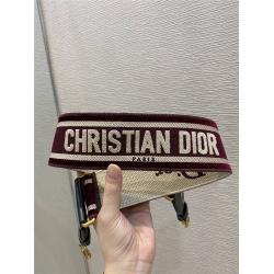 迪奥美国官网新款天鹅绒系列“Christian Dior”刺绣肩带S8540