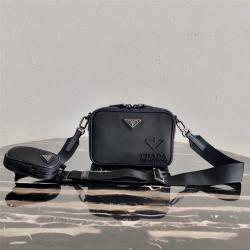 Prada普拉达Brique Re-Nylon 再生尼龙和Saffiano 皮革手袋2VH070