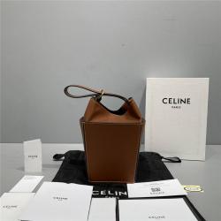 Celine赛琳香港官网光滑牛皮革STRAP BOX手袋197143