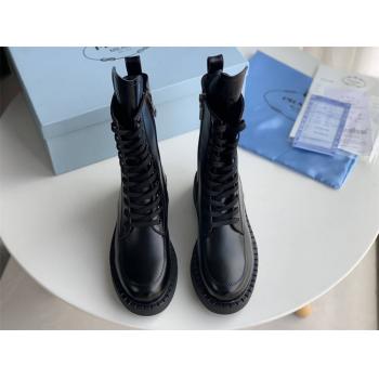 Prada/普拉达中国官网新款女靴复古系带机车靴马丁靴