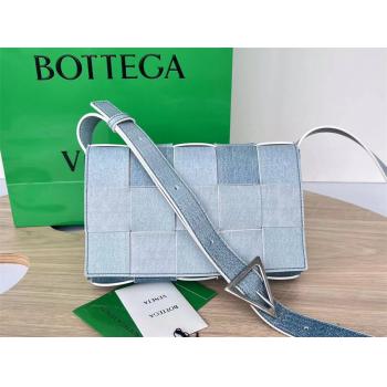葆蝶家官网Bottega Veneta BV 708768 牛仔布Cassette斜挎包方块包