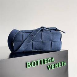 葆蝶家是奢侈品吗Bottega Veneta BV 751427牛仔腋下包Brick Cassette小号肩背包