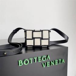 Bottega Veneta葆蝶家bv官网666688 Candy Cassette斜挎包帆布方块包