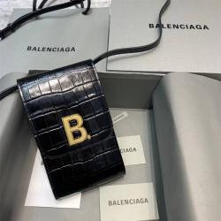 Balenciaga巴黎世家官网代购593378 B. 新款B扣鳄鱼纹手机包