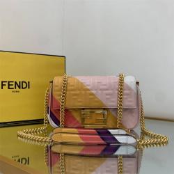 FENDI芬迪8BR793拼色Iconic Baguette中号链条法棍包6356