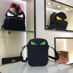 FENDI芬迪7VA456 Bag bugs小怪兽眼睛小号信差包斜挎包