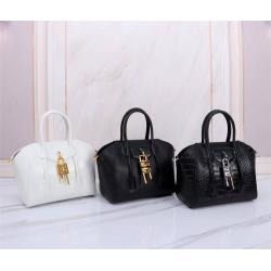 Givenchy纪梵希中文官网BB50U0B ANTIGONA LOCK迷你锁头包