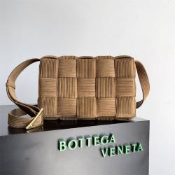 bottega veneta BV葆蝶家包包官网591970 Cassette 灯芯绒斜挎包枕头包70094