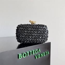 bottega veneta BV葆蝶家中国官网717622 Knot 花瓣编织晚宴包