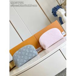 LV包包M13751 POCHETTE COSMETIQUE 牛仔布小号化妆包