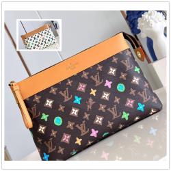 LV官网M83568 POCHETTE VOYAGE SOUPLE 手拿包