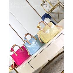 LV女包价格M24144 Reade 小号手袋漆皮托特包
