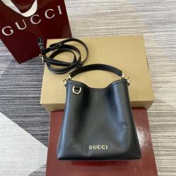 gucci包包古驰价格 815118 GG Emblem 迷你水桶包（平纹牛皮）