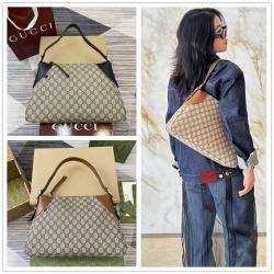 gucci包多少钱古驰 815217 GG Emblem系列中号肩背包（帆布）