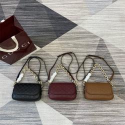 古驰官网GUCCI 847448 GG Emblem系列小号肩背包