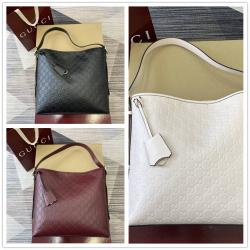 gucci香港官网古驰 847452 GG Emblem系列中号肩背包