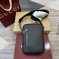gucci澳洲官网古驰 850238 GG Emblem系列单肩包斜挎包