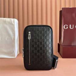 gucci澳洲官网古驰 862915 GG Emblem系列胸包