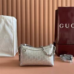 gucci中国官网古驰 851631 GG Emblem系列小号肩背包