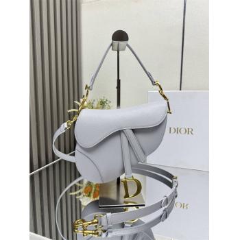 dior法国官网迪奥 M0455 马鞍包（附肩带）冰蓝色