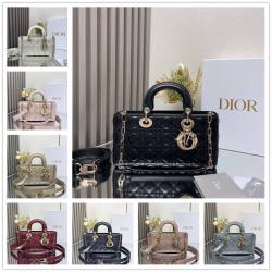 dior中国官网迪奥M0540 中号 Lady D-Joy 手袋横版戴妃包