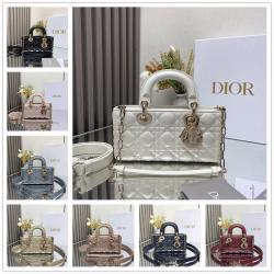 dior官方网站迪奥M0613 小号 Lady D-Joy 手袋横版戴妃包