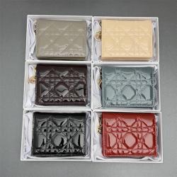 迪奥官网 S0178 迷你 Lady Dior Gardenia 钱包（漆皮）