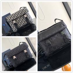 迪奥男包 1ESME061 Dior Explorer 手袋斜挎包